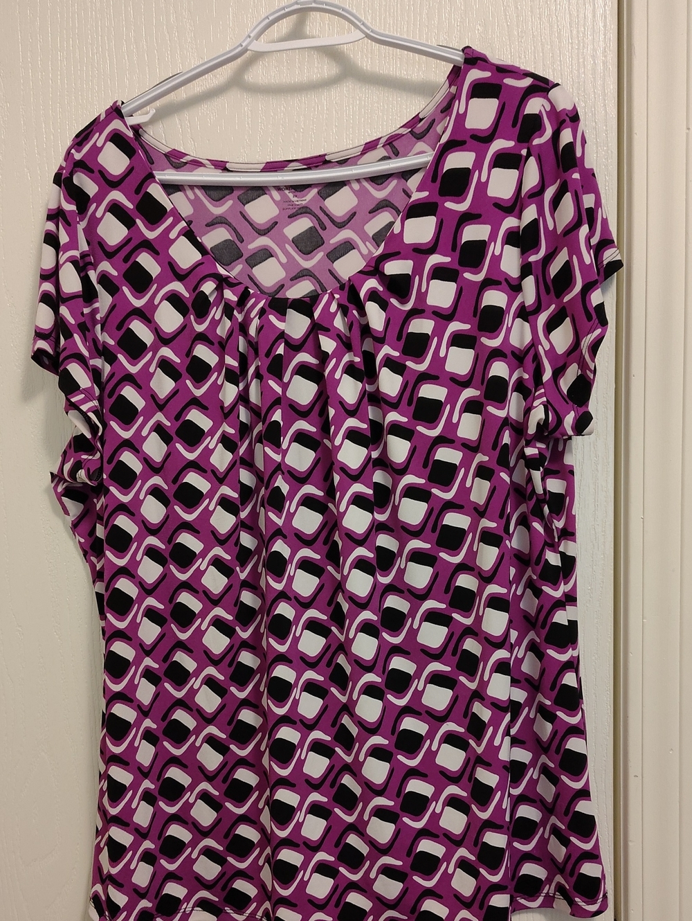 Worthington Purple Geometric Short Sleeve Scoop Neck Top